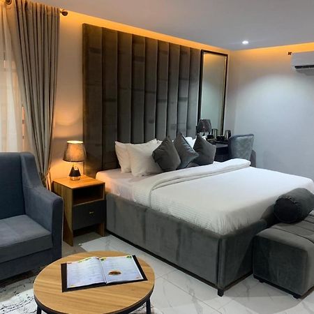Choice Suites Signature Икеджа Екстериор снимка