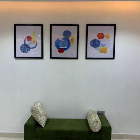 Choice Suites Signature Икеджа Екстериор снимка